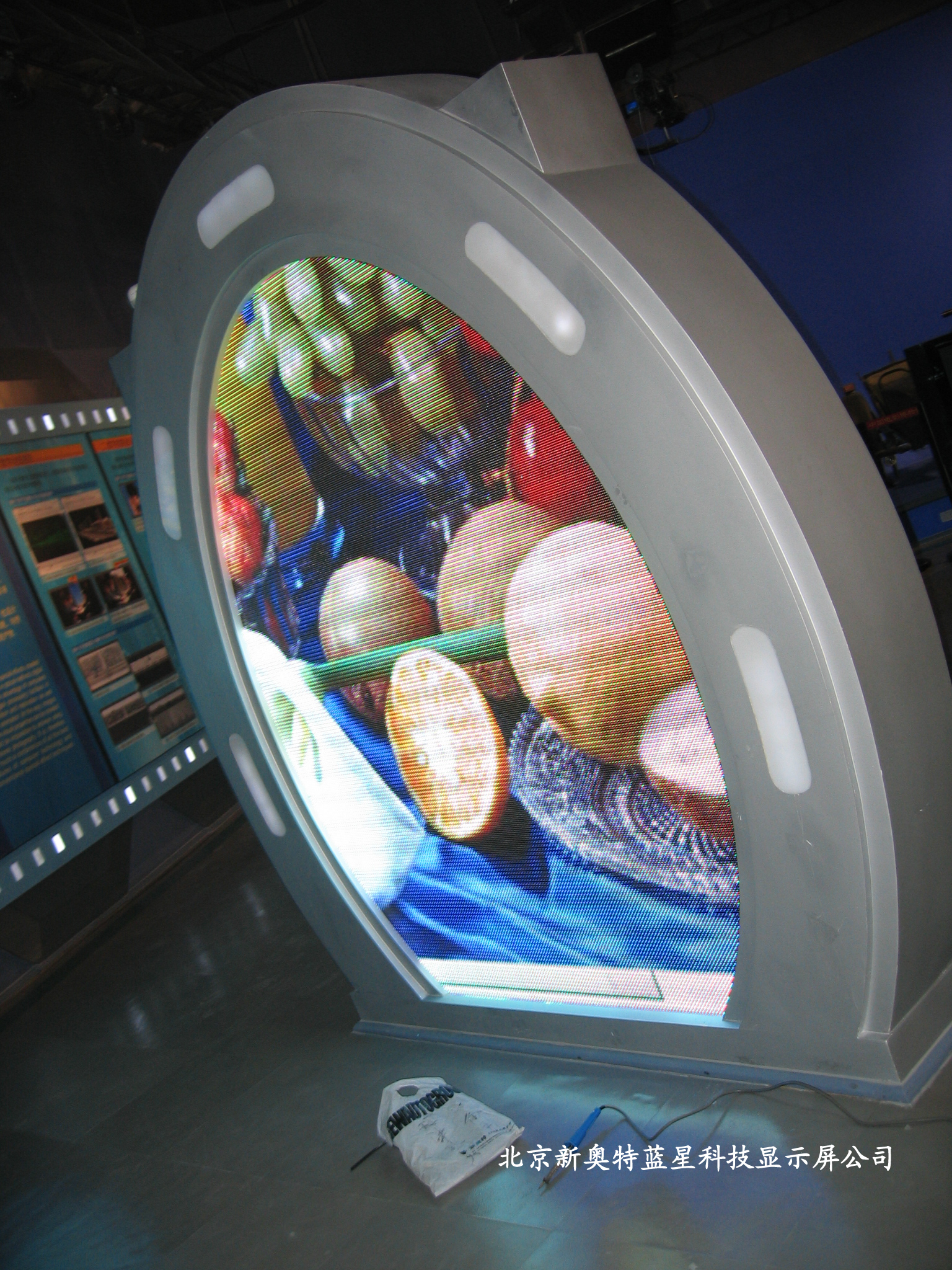 �҃�(n��i)LED�@ʾ��P4